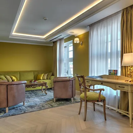 Relais Le Chevalier Отель Рига